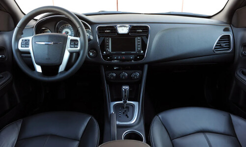 Chrysler 200 #4