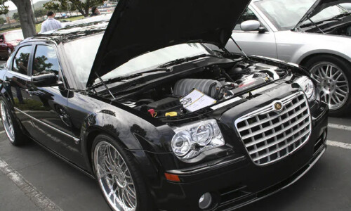 Chrysler 300C SRT8 #10