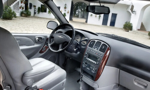 Chrysler Voyager #7