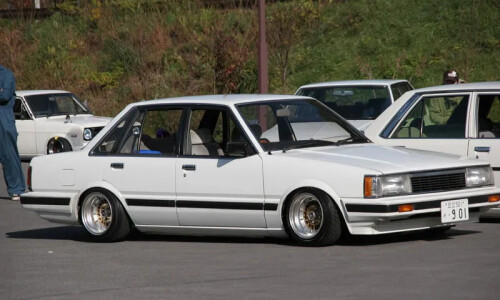 DAIHATSU Charmant #1