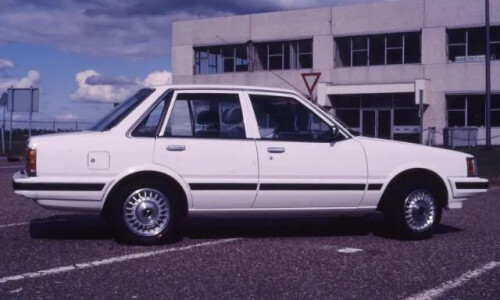 DAIHATSU Charmant #7