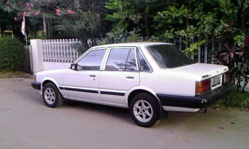 DAIHATSU Charmant #8