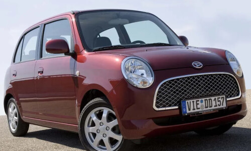 DAIHATSU Trevis 1.0 #9