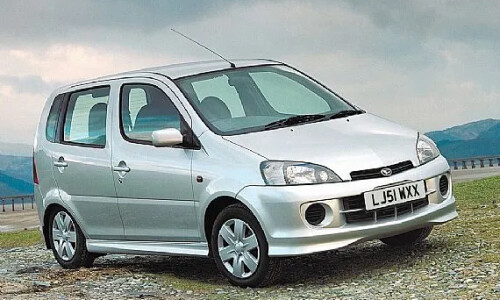 DAIHATSU YRV #3