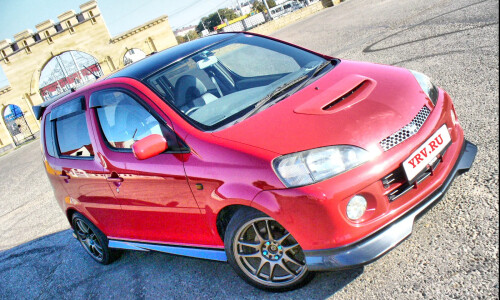 DAIHATSU YRV #10