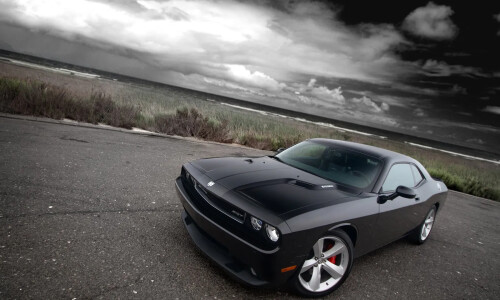 Dodge Challenger SRT-8 #6