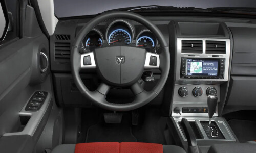 Dodge Nitro #8