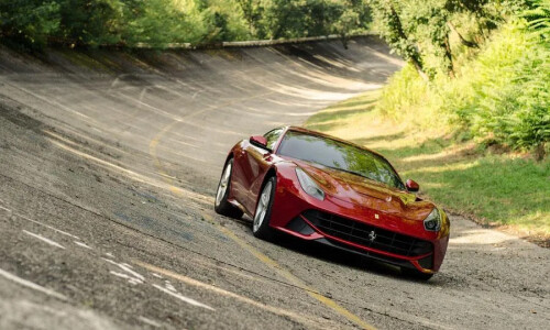 Ferrari F12 Berlinetta #5