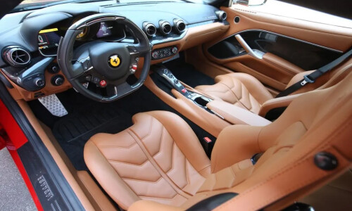 Ferrari F12 Berlinetta #10
