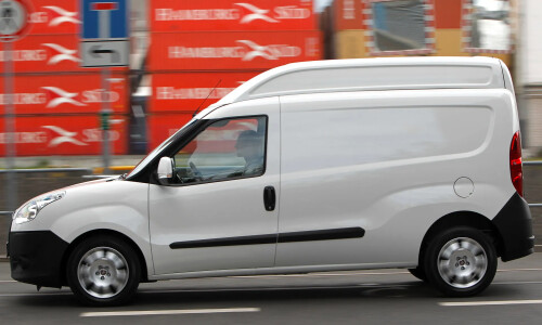 Fiat Doblo Cargo Maxi XL #4