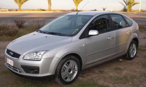 Ford Focus Ghia #8
