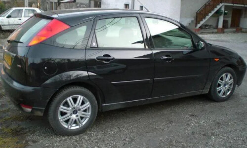 Ford Focus Ghia #11