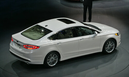 Ford Fusion #10