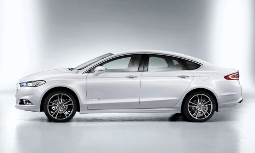 Ford Mondeo Hybrid #3