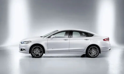 Ford Mondeo Hybrid #9
