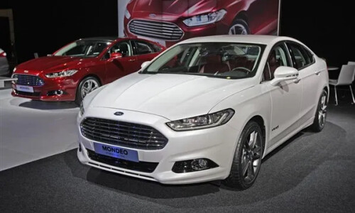 Ford Mondeo Hybrid #11