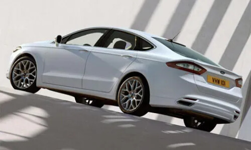 Ford Mondeo Hybrid #12