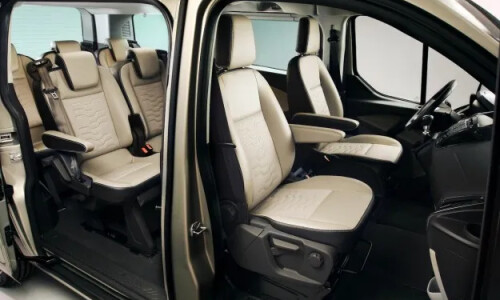Ford Tourneo Custom #2