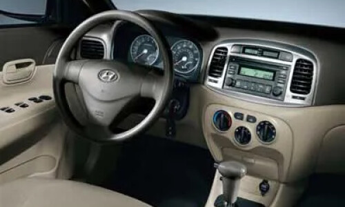Hyundai Accent #4
