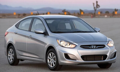 Hyundai Accent #8