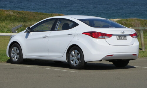 Hyundai Elantra #8