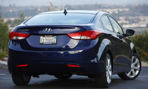 Hyundai Elantra #9