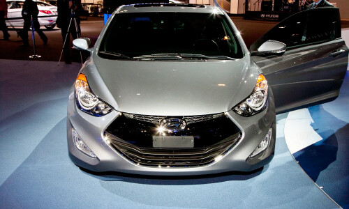 Hyundai Elantra Coupe #3