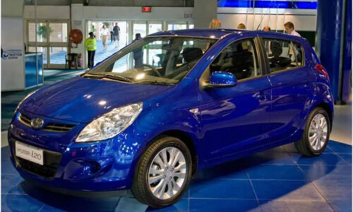Hyundai i20 blue #7