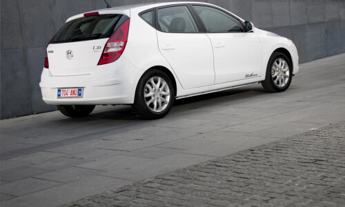 Hyundai i30 blue #10