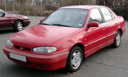 Hyundai Lantra #1