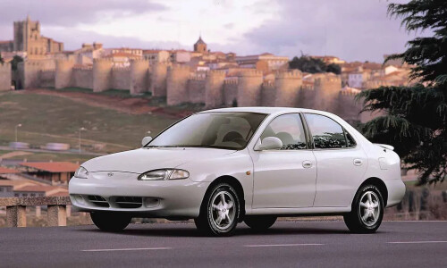 Hyundai Lantra #3