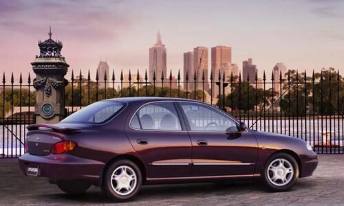 Hyundai Lantra #10