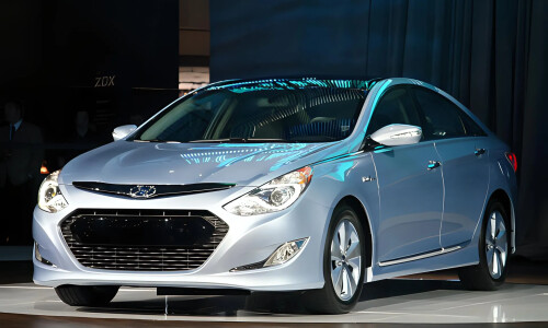 Hyundai Sonata Hybrid #4