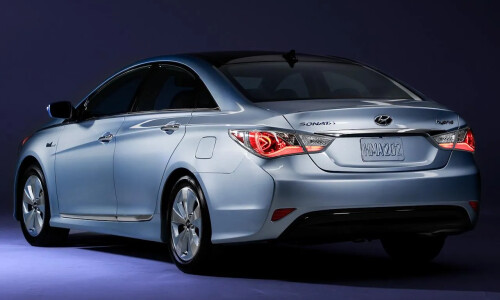 Hyundai Sonata Hybrid #12