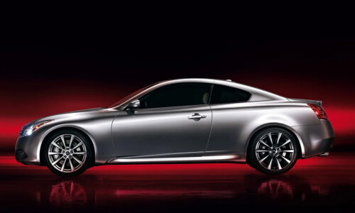 Infiniti G37 #2