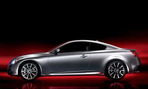 Infiniti G37 #10