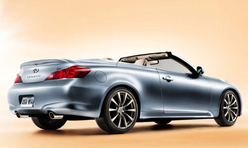 Infiniti G37 Cabrio #8