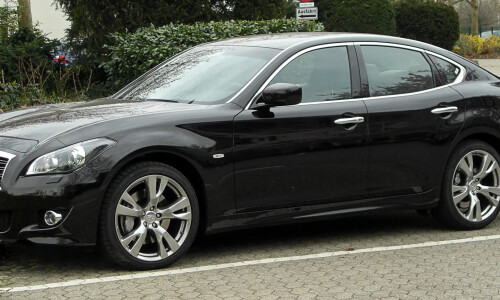 Infiniti M30d #1