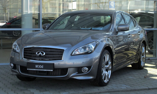 Infiniti M30d #11