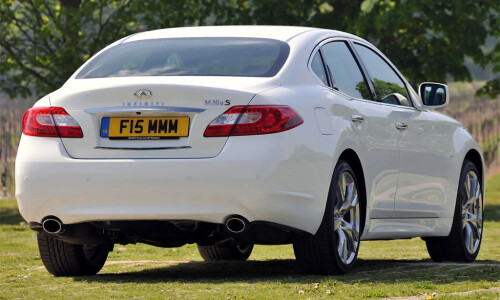 Infiniti M30d #12