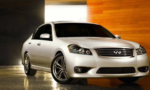 Infiniti M35 #4