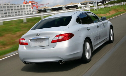 Infiniti M35h #9