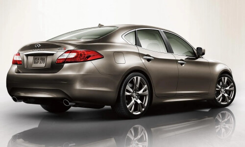 Infiniti M37 #2