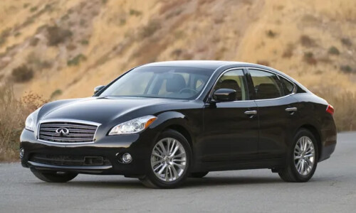 Infiniti M37 #3