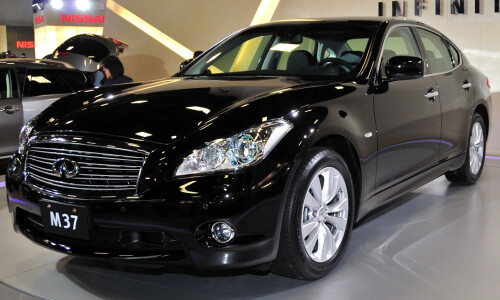 Infiniti M37 #4