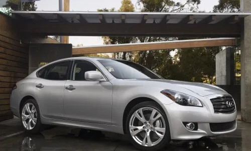 Infiniti M37 #8