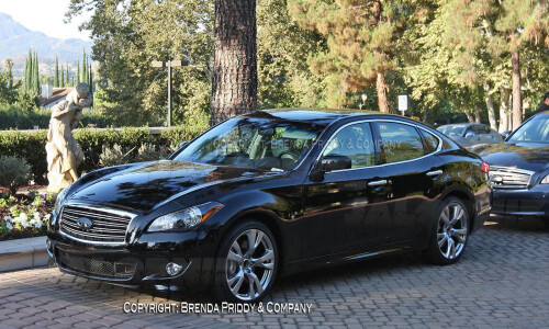 Infiniti M56 #1