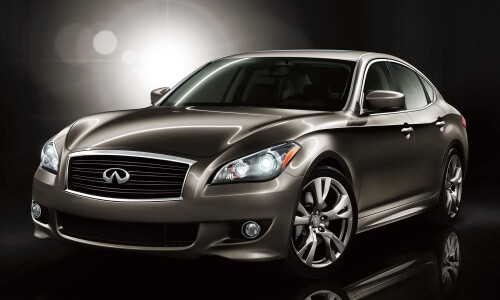 Infiniti M56 #3