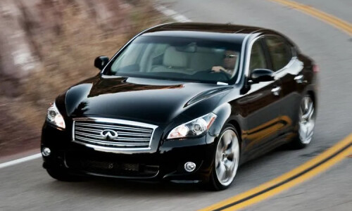 Infiniti M56 #7