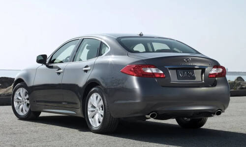 Infiniti M56 #11